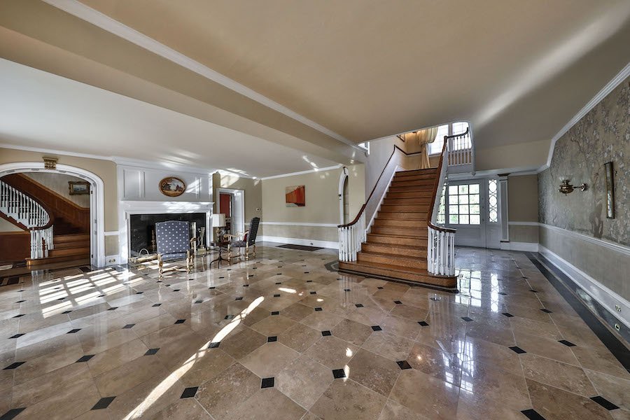 house for sale gwynedd valley edward smith mansion foyer/sitting room