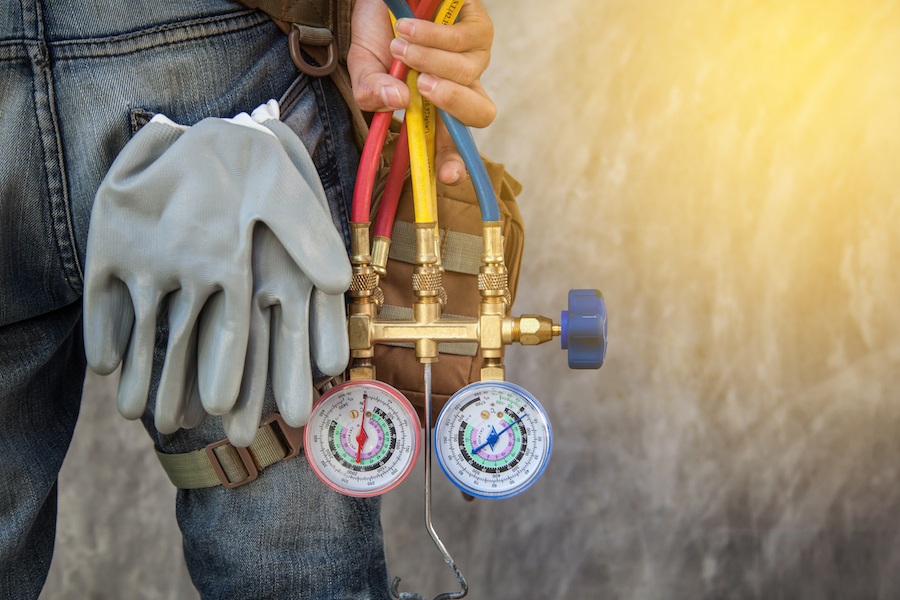 freon phaseout checkup guide technician with pressure gauges