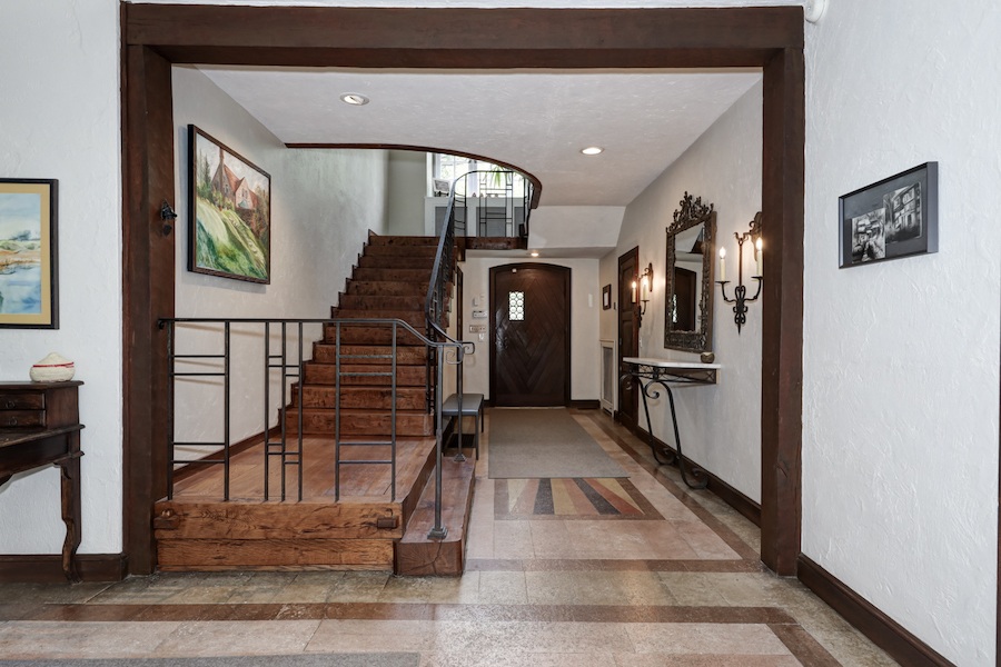 house for sale chestnut hill cotswold foyer