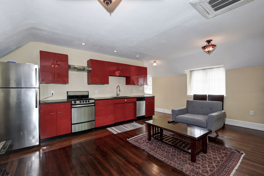 house for sale chestnut hill cotswold in-law/au pair suite sitting room