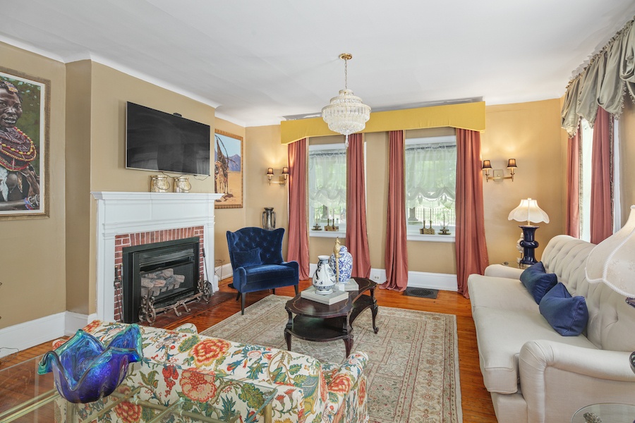 house for sale germantown shingle style rehab living room