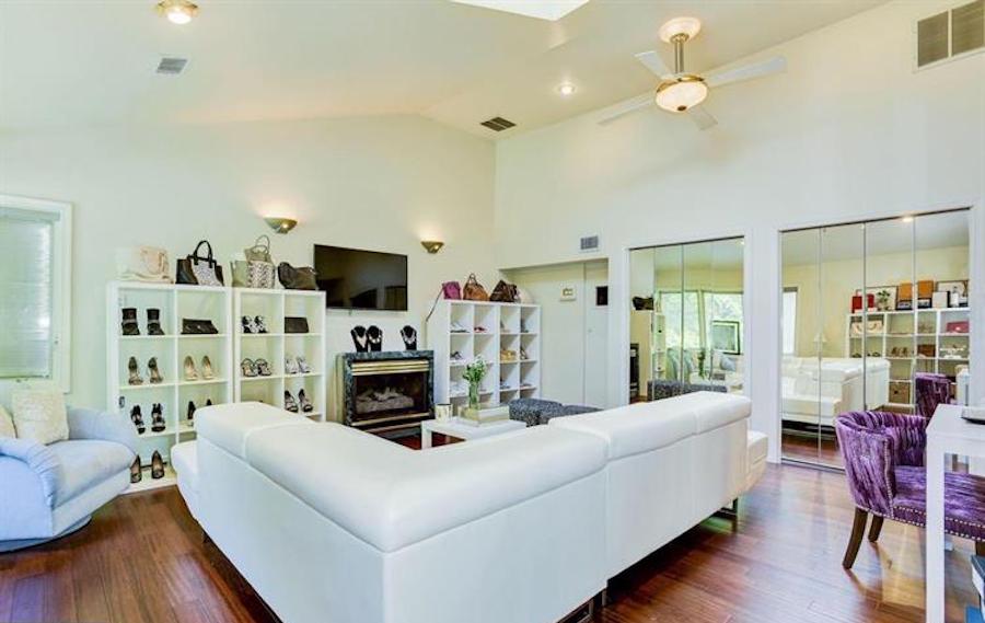 house for sale elkins park split level master suite sitting room