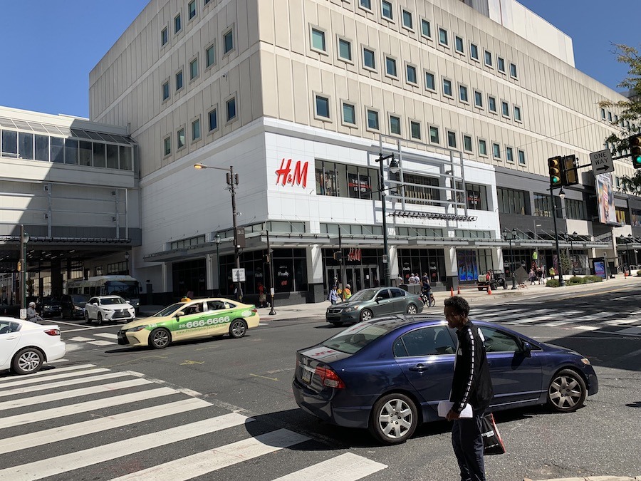 fashion district philadelphia review h&m entrance