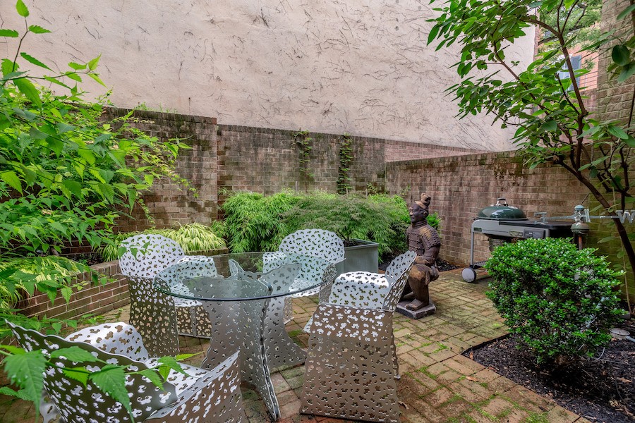 condo for sale society hill penn's landing square townhouse rear patio