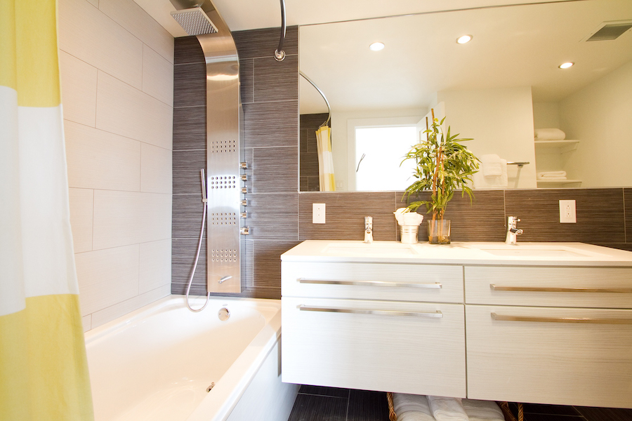 rittenhouse hill model 2br master bathroom