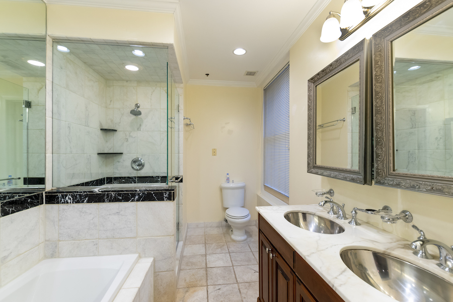 rittenhouse square loft master bathroom