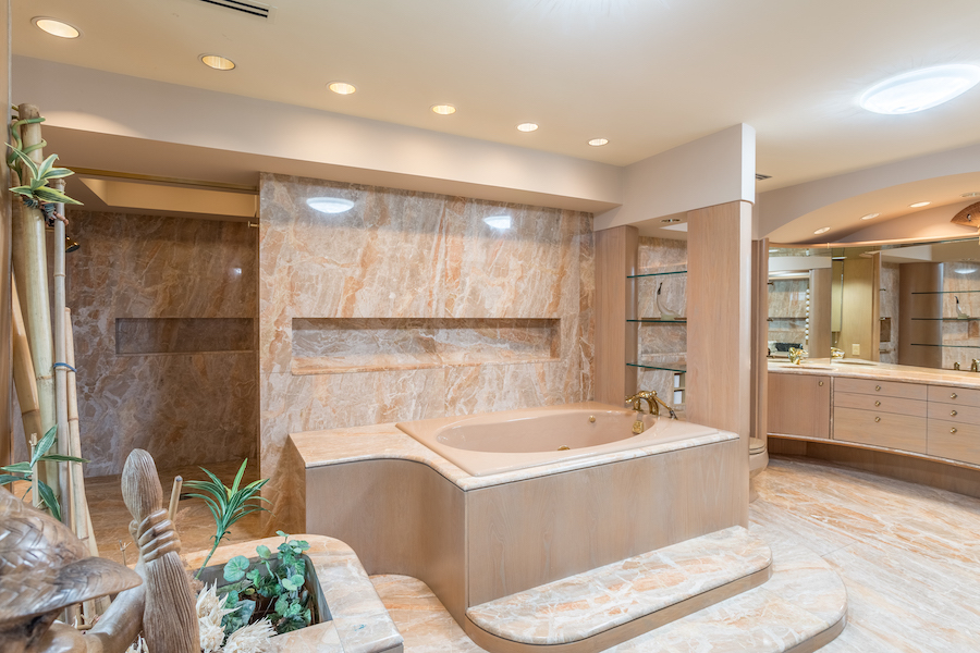 sinking spring hilltop mansion master bathroom