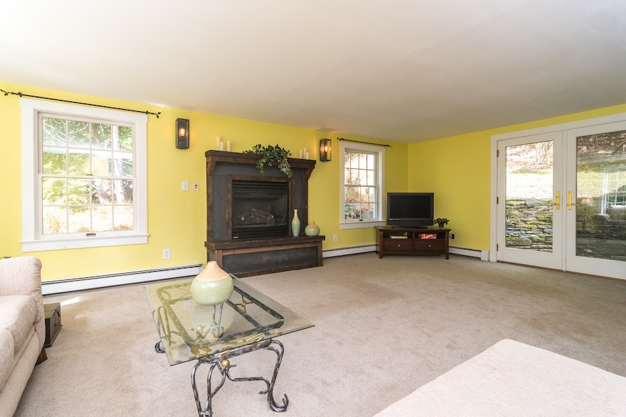 wayne 1648 log cabin family room