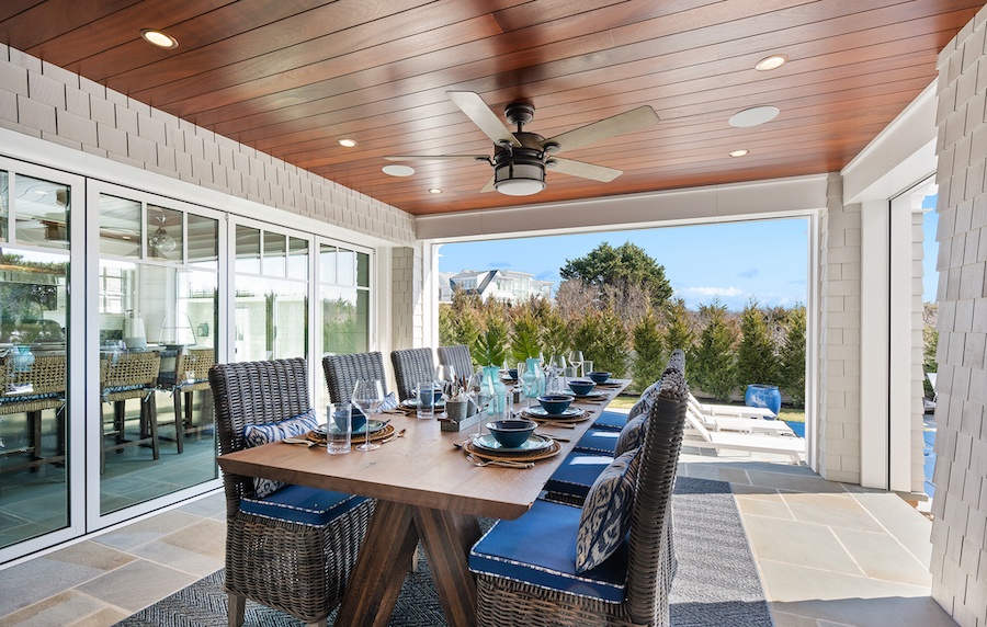 outdoor dining room