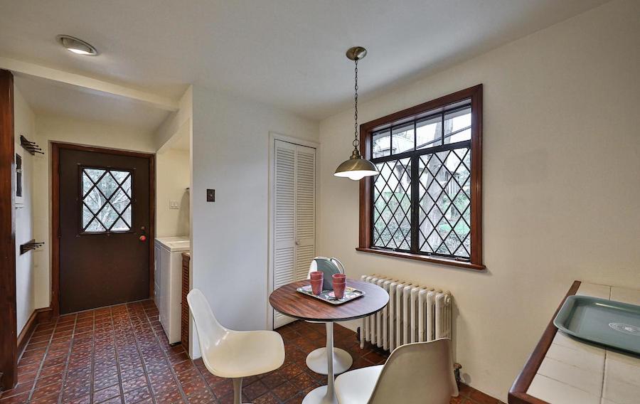 breakfast nook