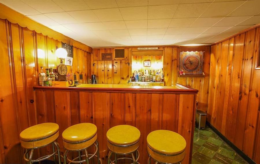 basement rec room bar
