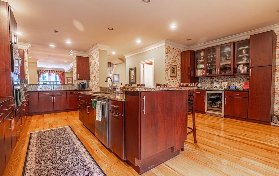 kitchen island and barpppppppp