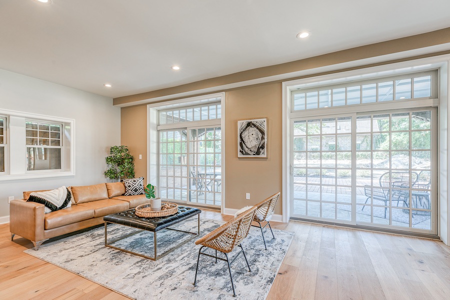 germantown carriage house for sale living room