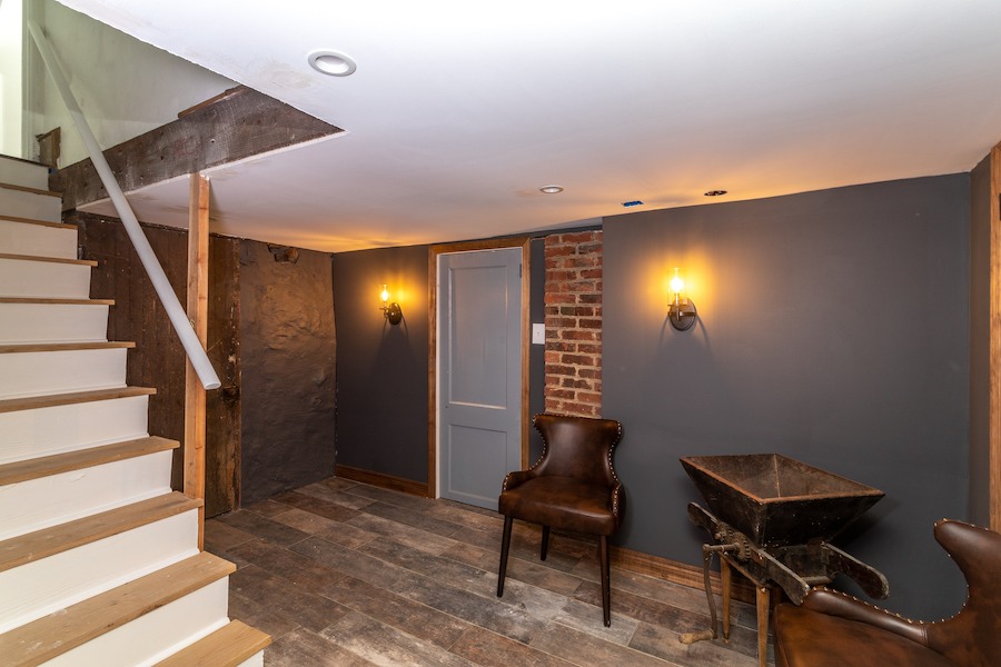 tasting room