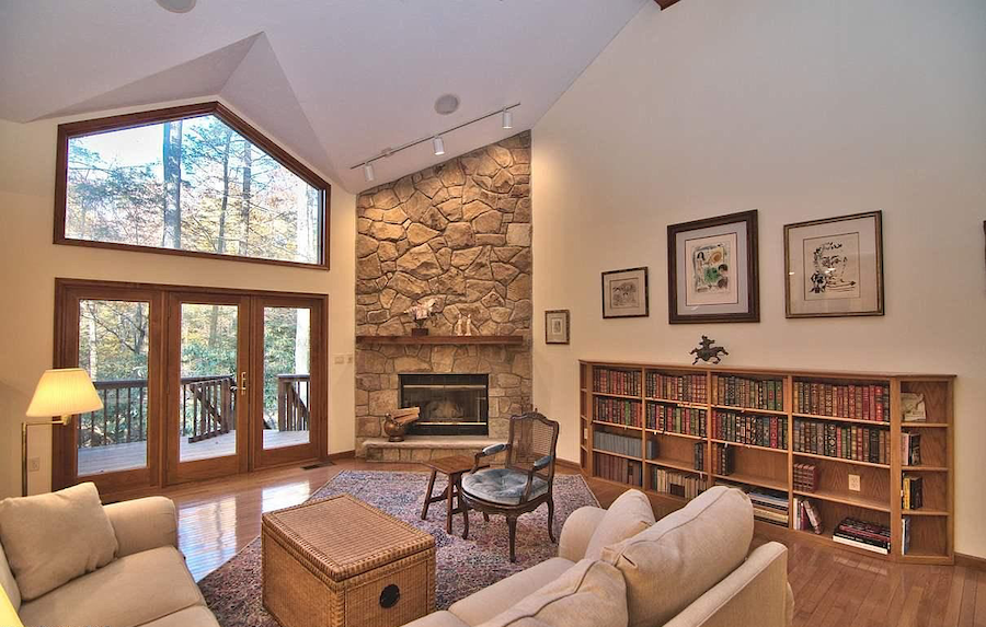 house for sale Pocono Pines contemporary great room