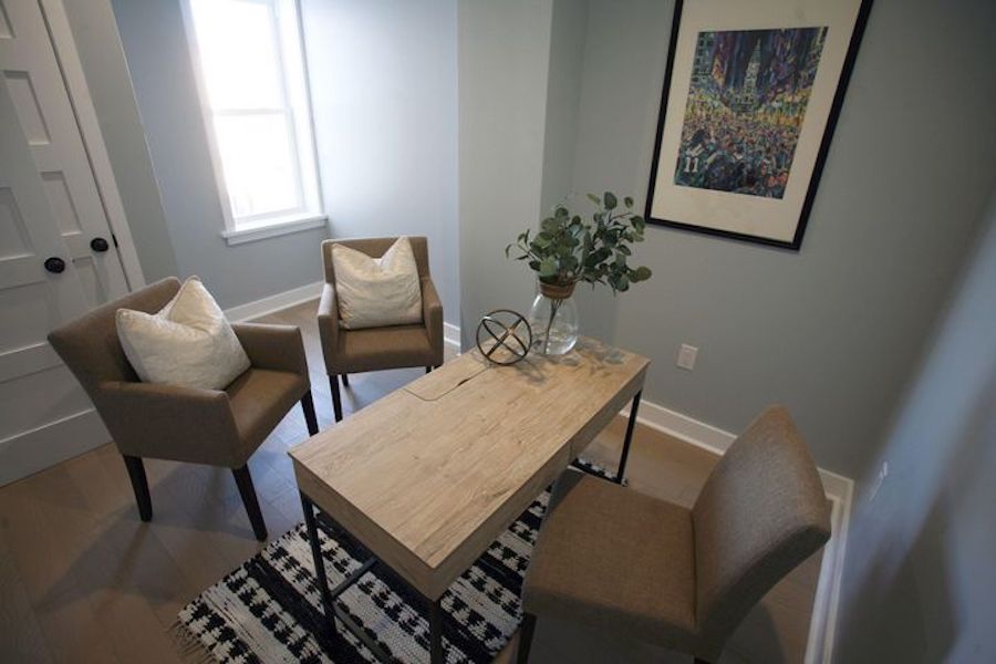 middle bedroom