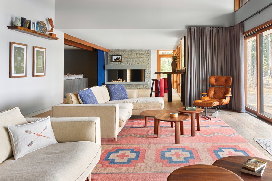 mid-century modern lake house