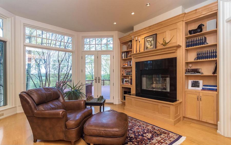 house for sale Fort washington Neo-Victorian Library/study