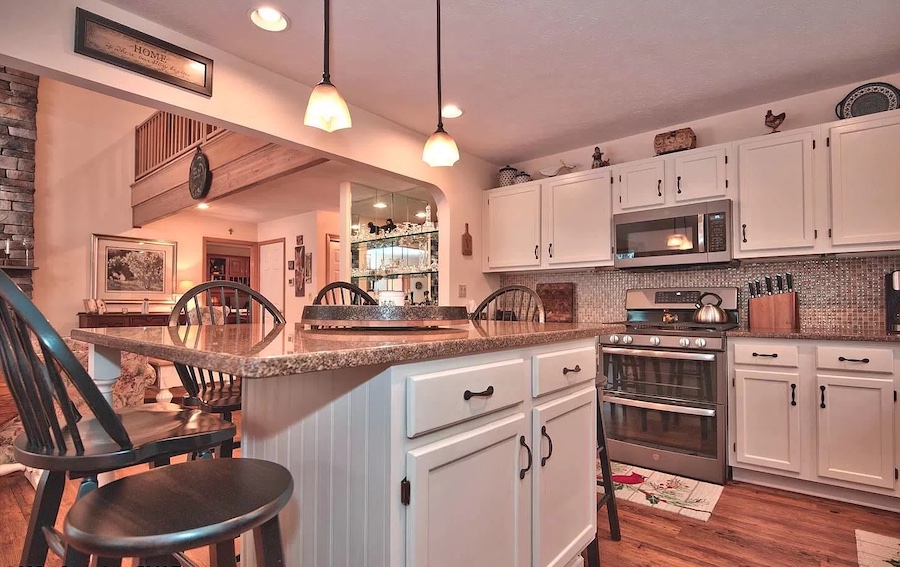 house for sale Pocono Pines Cape Cod kitchen