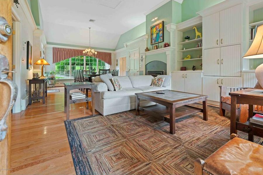 house for sale Stroudsburg estate farmhouse great room