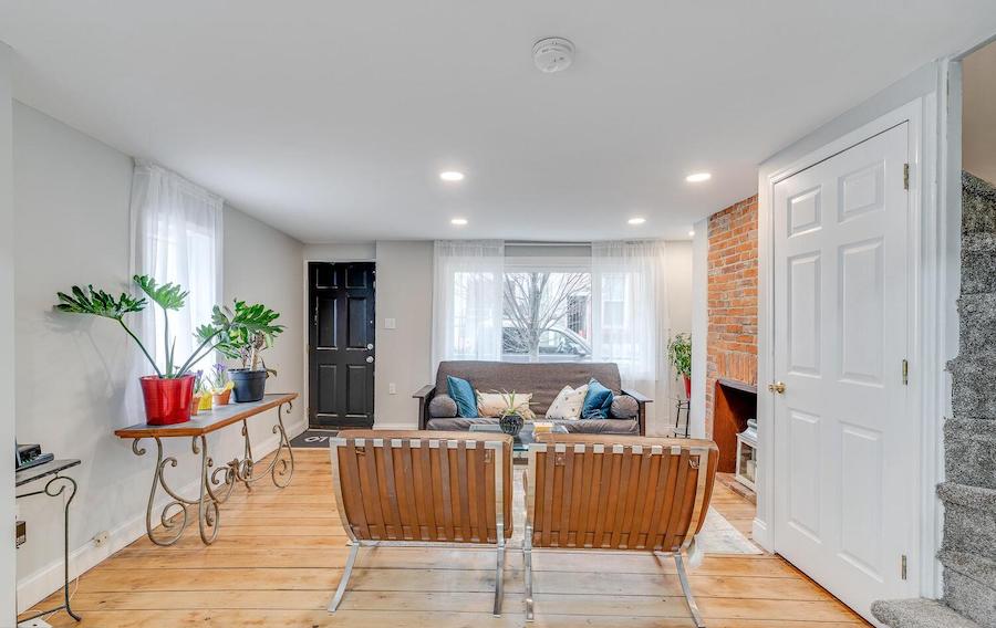 house for sale Fishtown renovated trinity living room