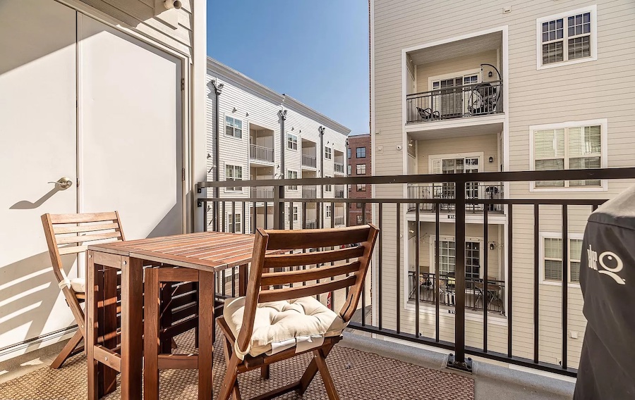 house for sale graduate hospital duplex townhouse family room balcony