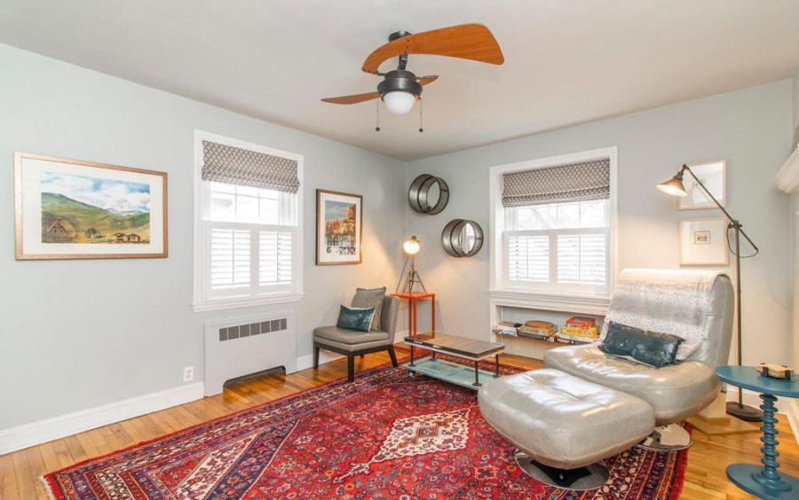 Bedroom/den