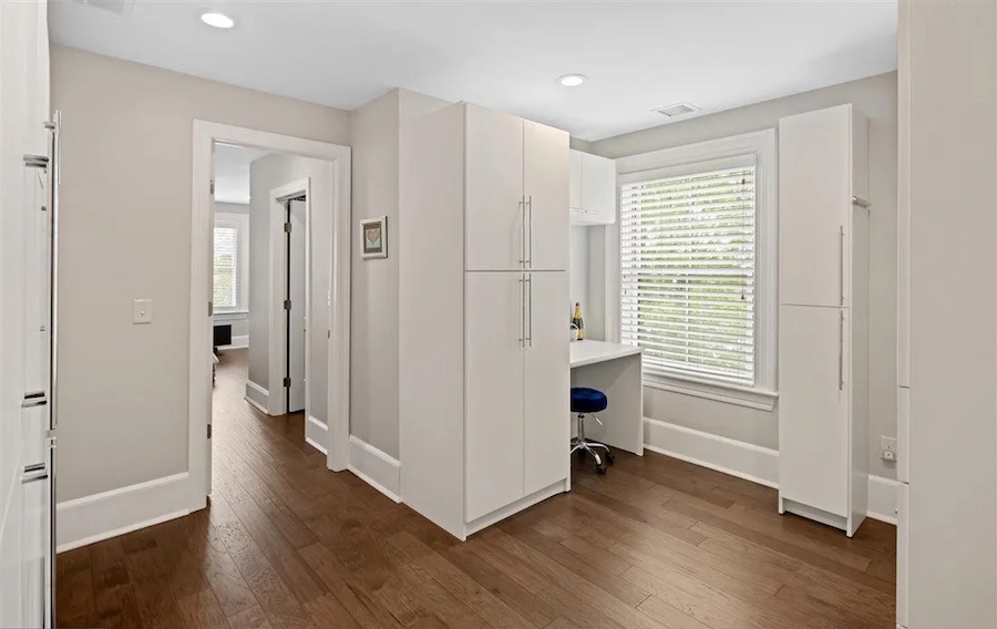 flex space/dressing room/closet