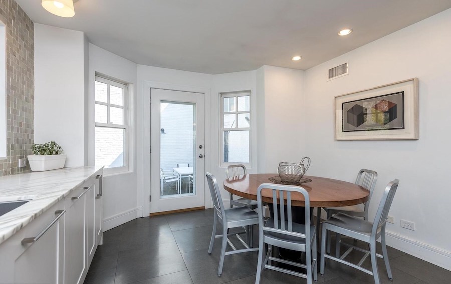 breakfast room