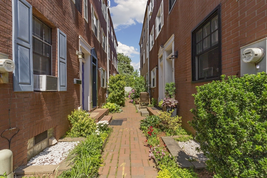 house for sale fish town courtyard trinity earl court