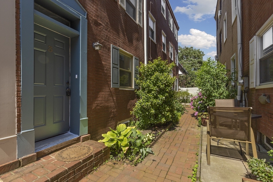house for sale fish town courtyard trinity front entrance