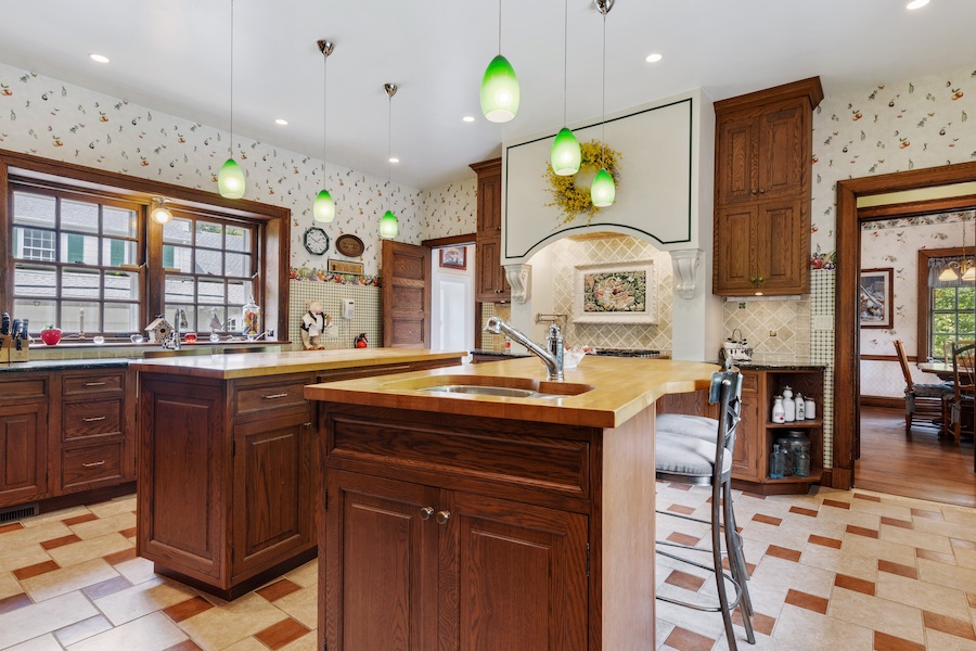 house for sale Horace Trumbauer Wyncote colonial kitchen