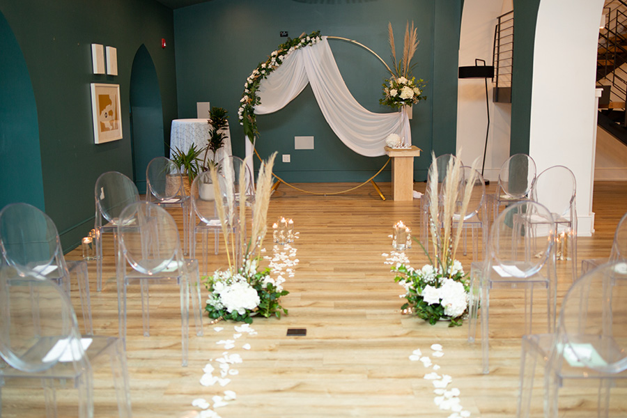 Deacon hotel micro-wedding