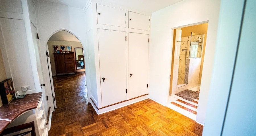 primary suite dressing room