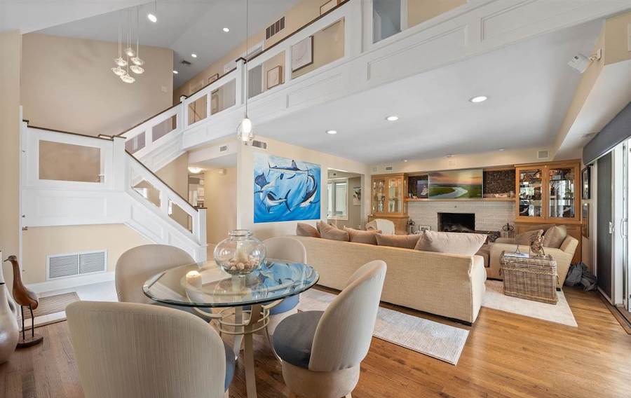 2 Granada Court living room