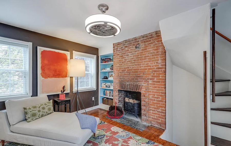 Den (second-floor bedroom)