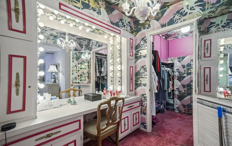 primary suite dressing room