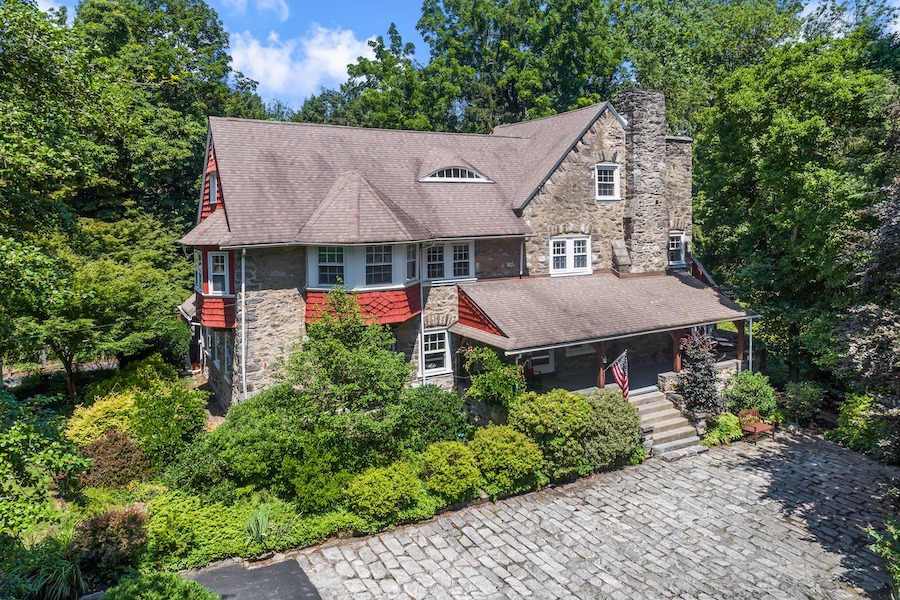 house for sale Wallingford creekside exterior front