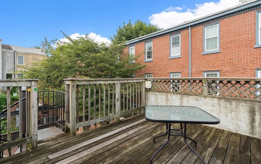 courtyard deck