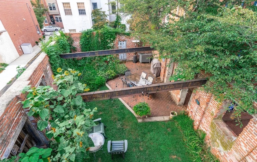 view of courtyard from deck