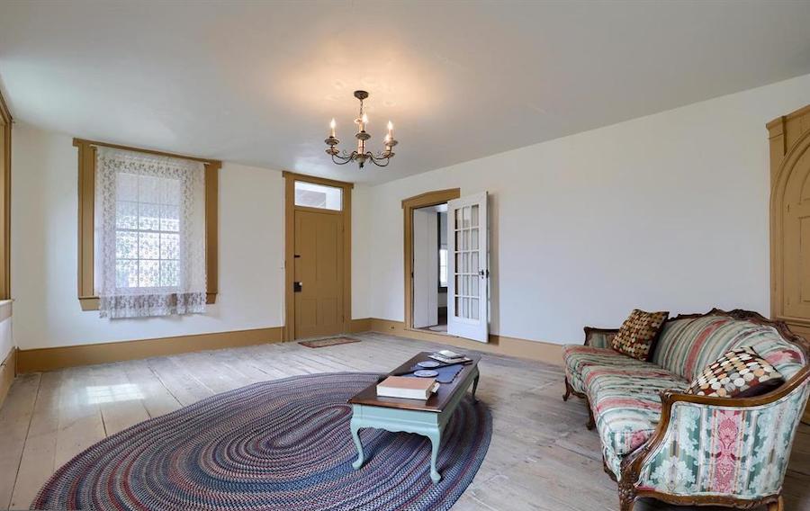 entertainment room, 1775 wing