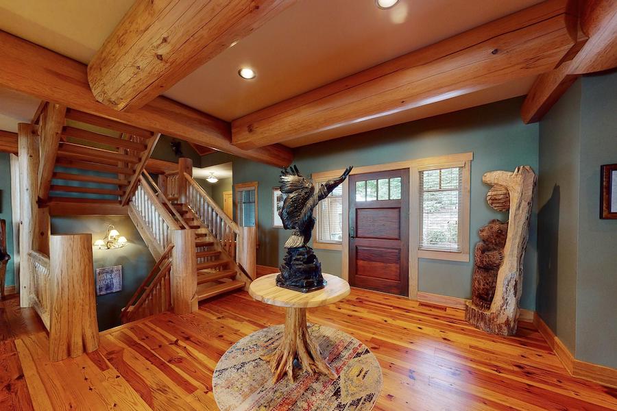 house for sale lake wallenpaupack log house foyer