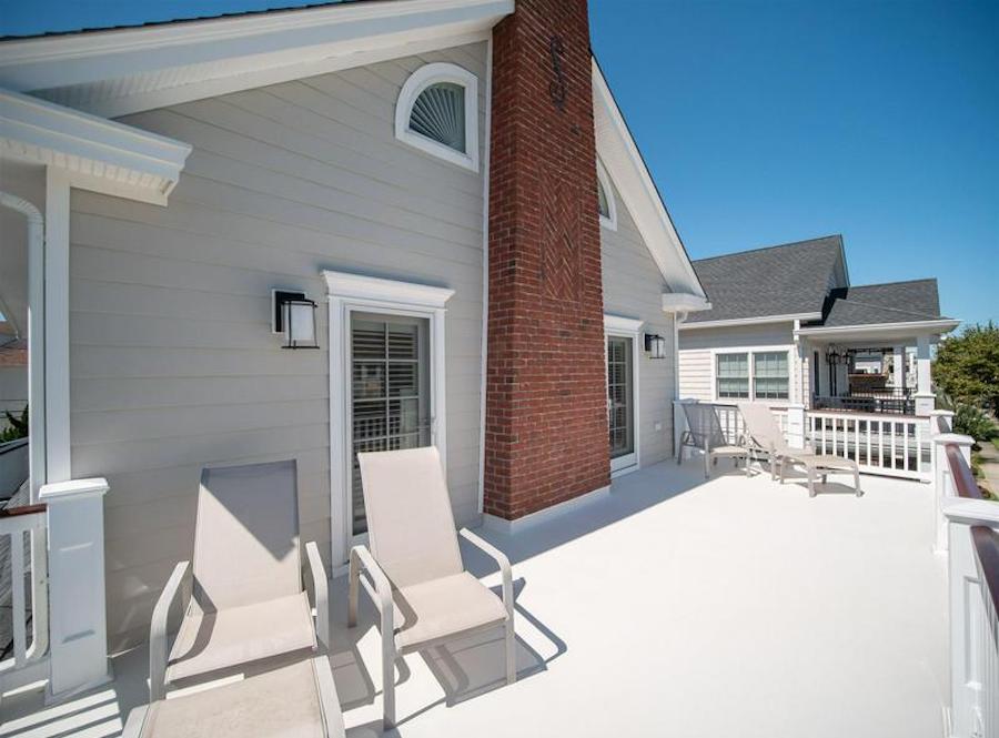 primary bedroom deck