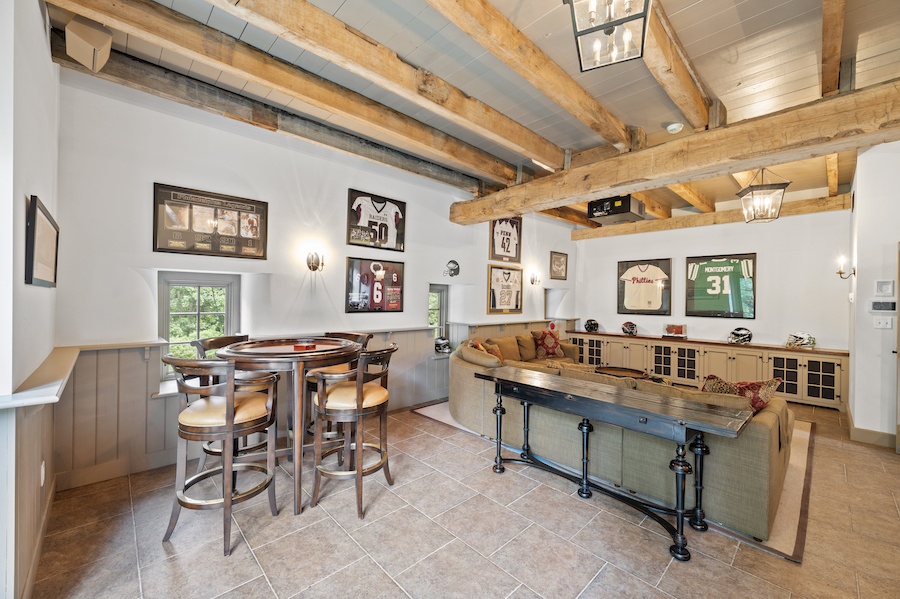 barn media room