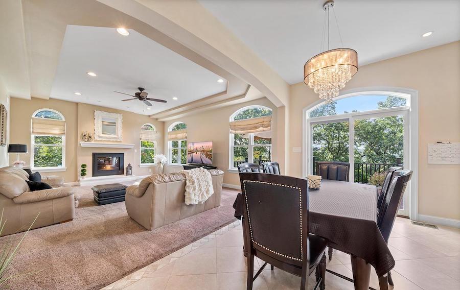 breakfast and family rooms