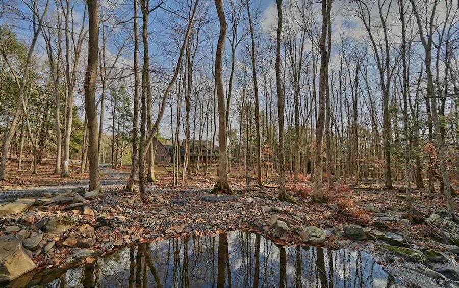 house for sale east stroudsburg lodge pond and stream
