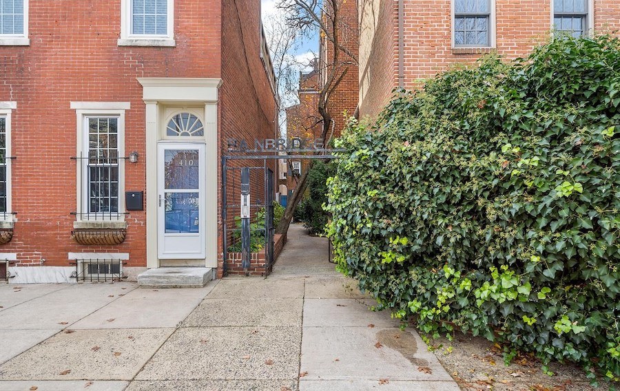 Bainbridge Street entrance