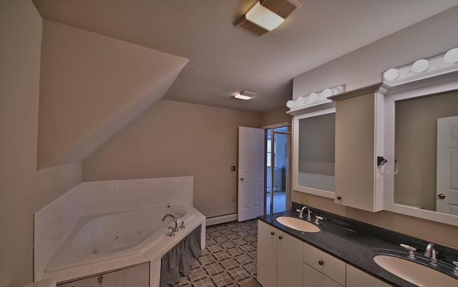 guest apartment bathroom