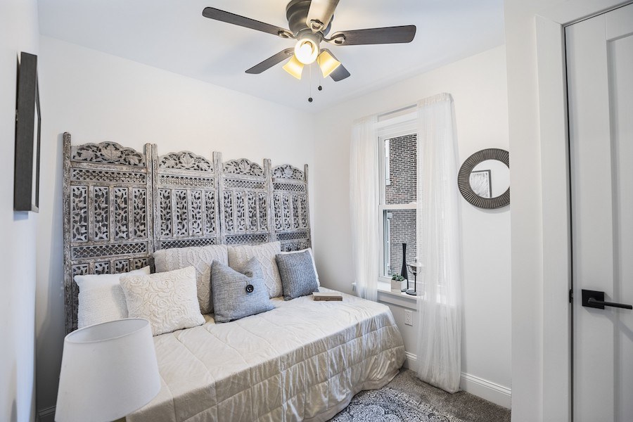 Middle bedroom