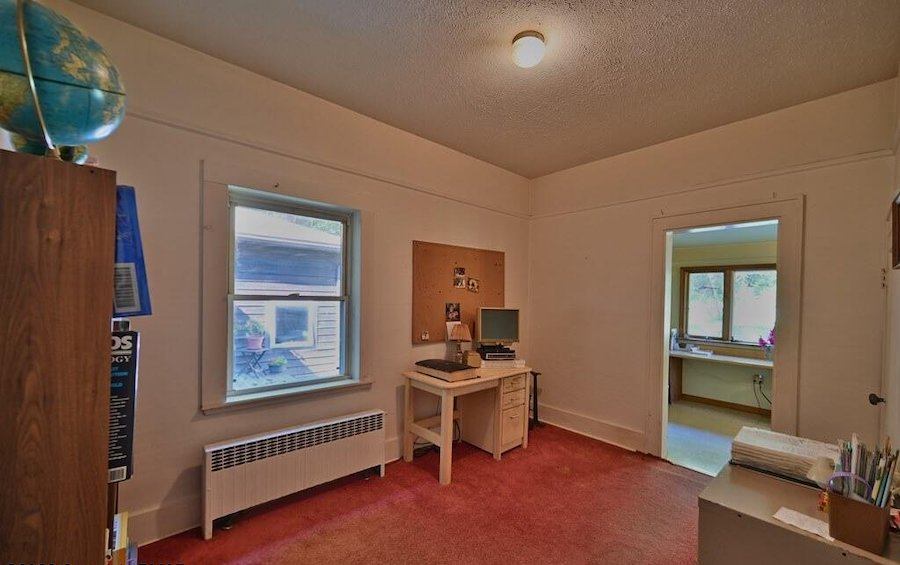 bedroom/home offoce
